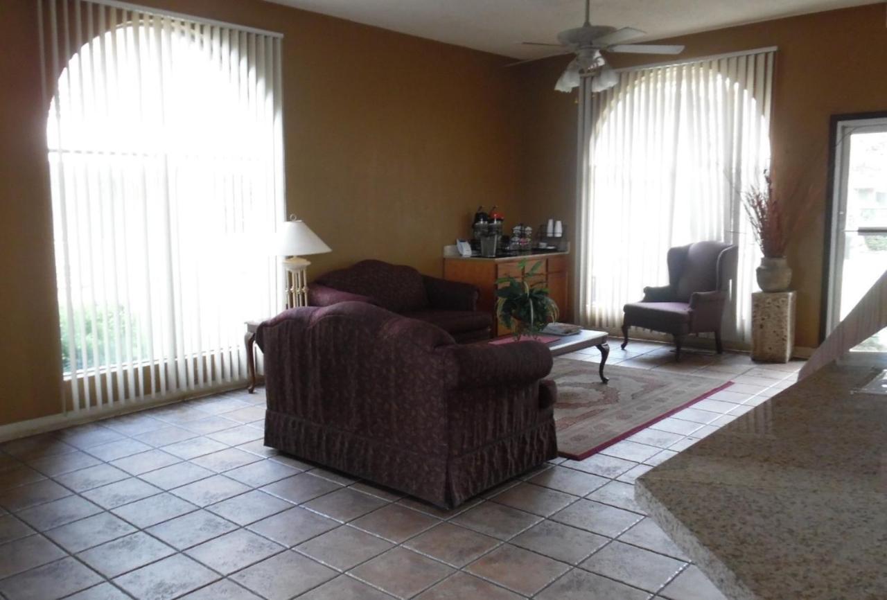 Red Roof Inn & Suites Oklahoma City Southwest Экстерьер фото