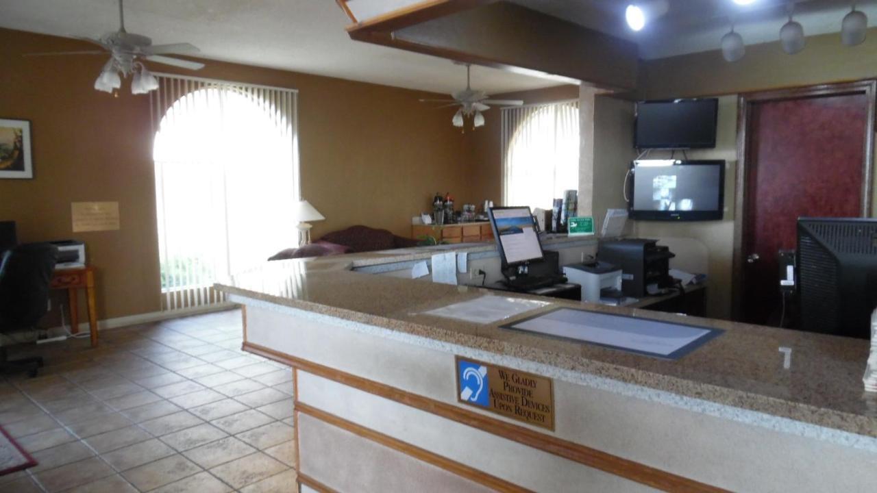 Red Roof Inn & Suites Oklahoma City Southwest Экстерьер фото