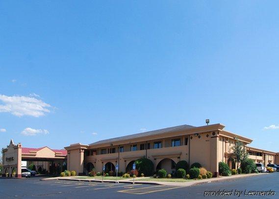 Red Roof Inn & Suites Oklahoma City Southwest Экстерьер фото