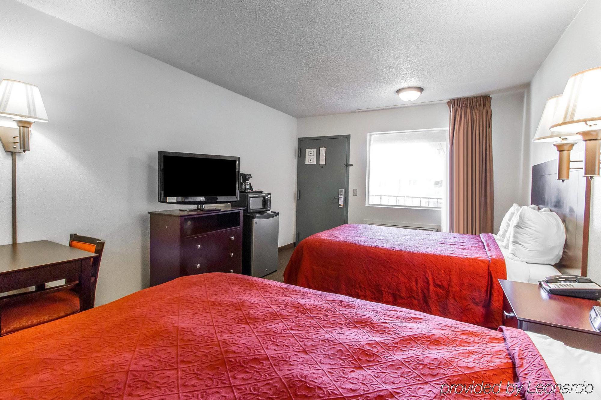 Red Roof Inn & Suites Oklahoma City Southwest Экстерьер фото