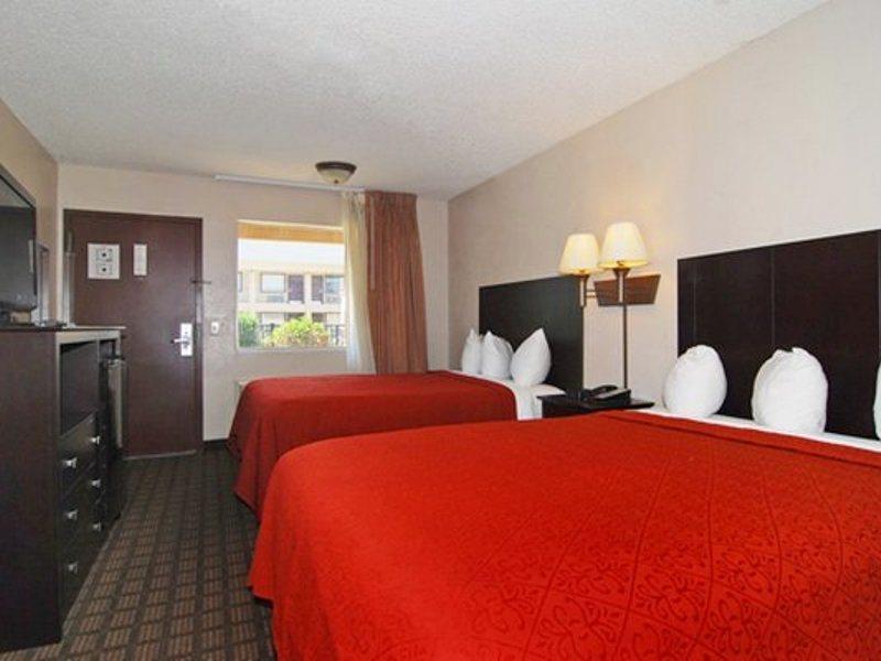 Red Roof Inn & Suites Oklahoma City Southwest Номер фото