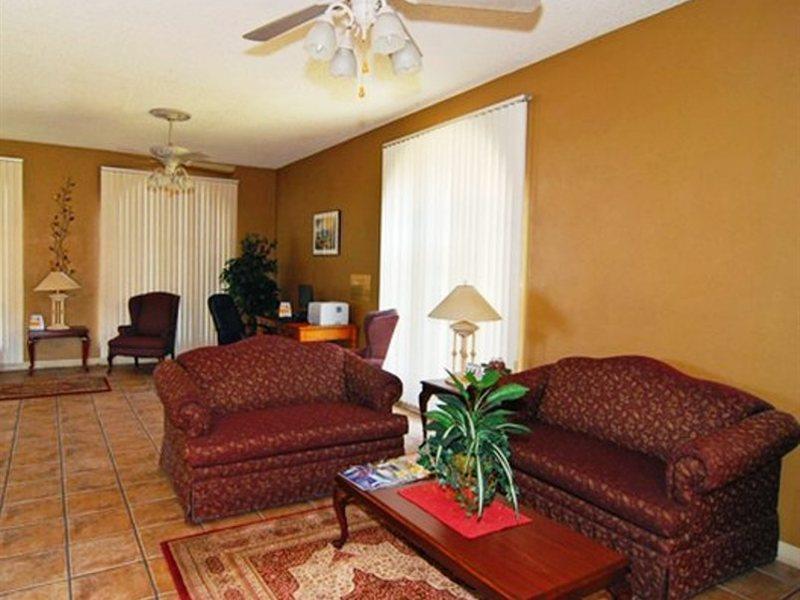 Red Roof Inn & Suites Oklahoma City Southwest Интерьер фото