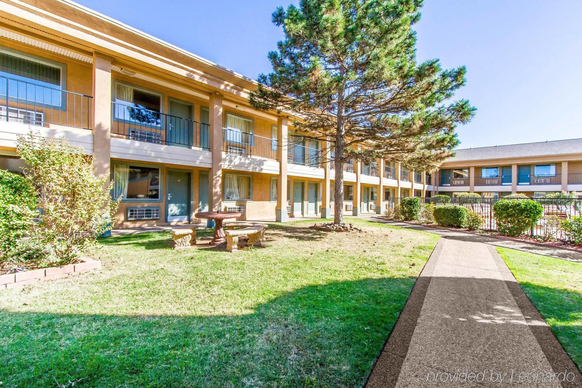 Red Roof Inn & Suites Oklahoma City Southwest Экстерьер фото