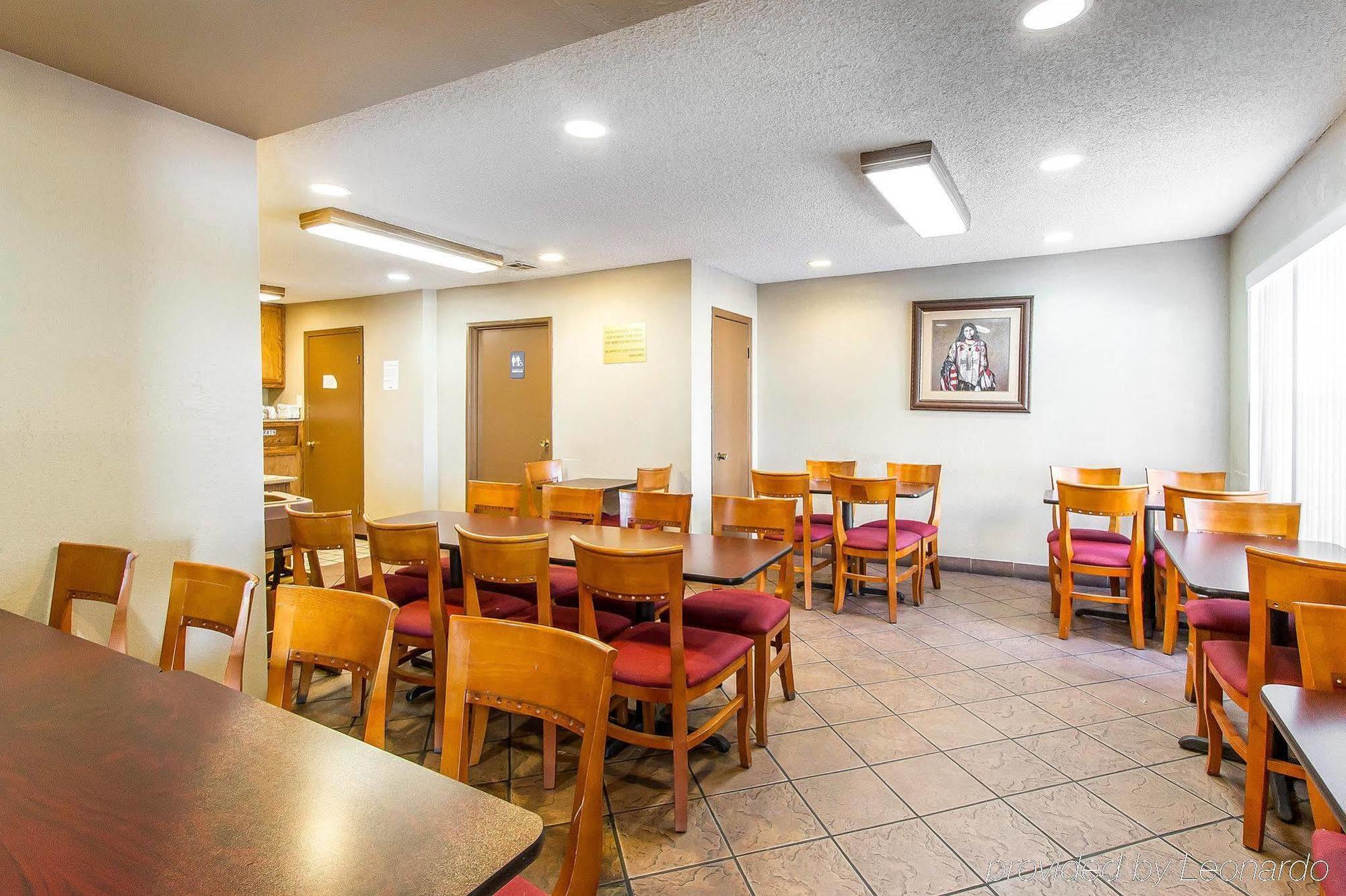 Red Roof Inn & Suites Oklahoma City Southwest Экстерьер фото