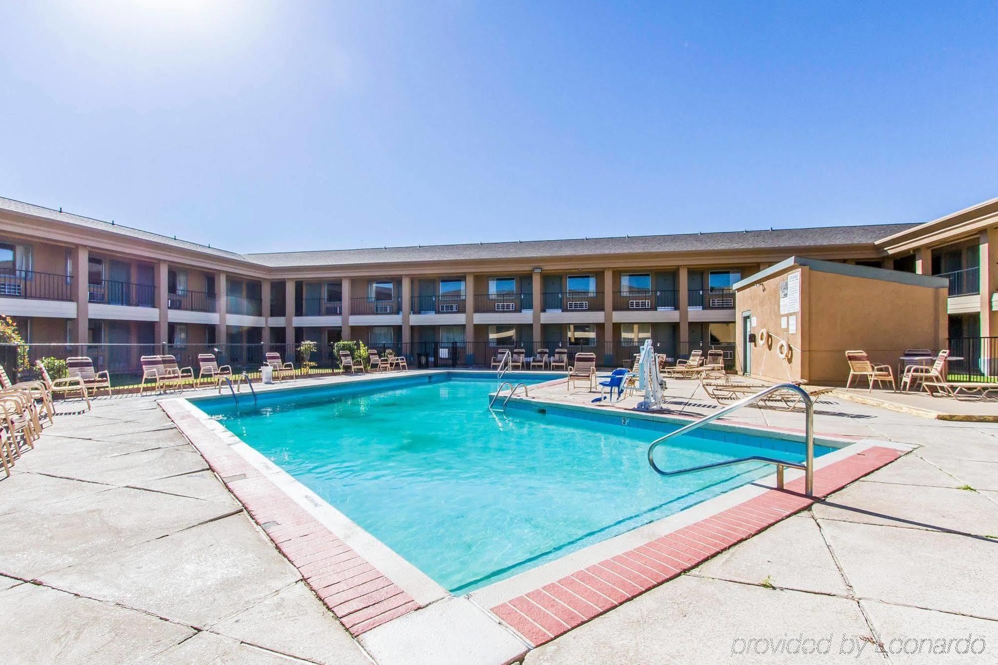 Red Roof Inn & Suites Oklahoma City Southwest Экстерьер фото